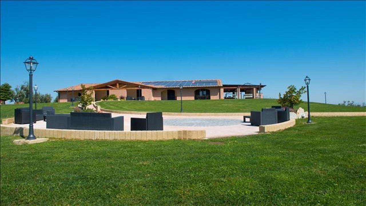 Апартаменты Agriturismo Deni Cenaia Экстерьер фото